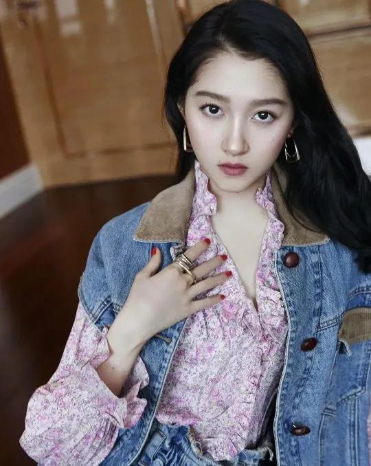 喂,我是關曉彤 喂,我是關曉彤