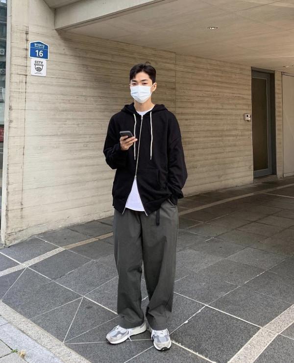 極簡休閒感搭配，普通身材也能輕鬆穿出高階感