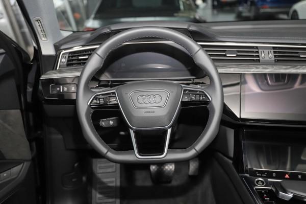 比進口版便宜10萬多 續航提升到500km 實拍一汽-大眾奧迪e-tron