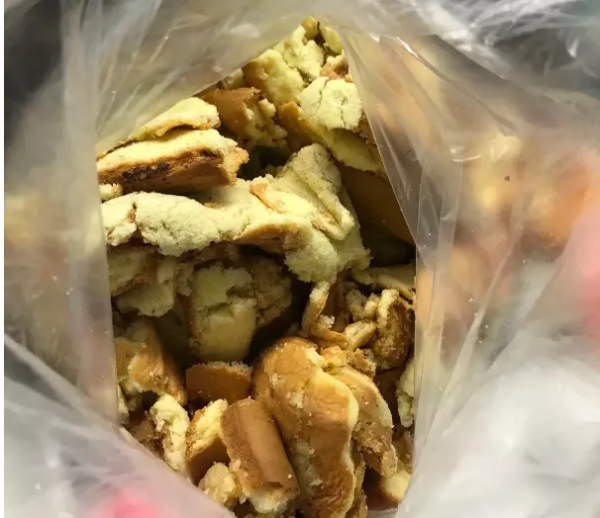 給孩子買蛋糕邊角料吃，我就不配當父母了嗎？