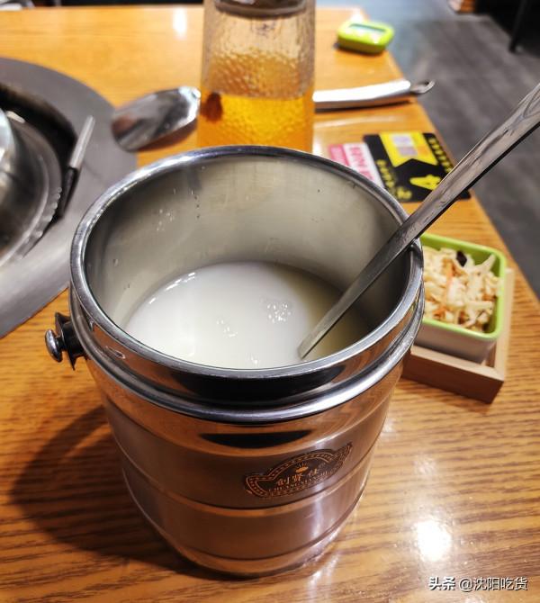 見證東北菜量的時刻到了,餐前的苞米茬子粥配辣椒燜子真牛 見證東北菜量的時刻到了,餐前的苞米茬子粥配辣椒燜子真牛