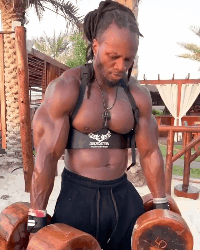 肌肉大D哥用實踐告訴你：最基礎的訓練卻是最高效的