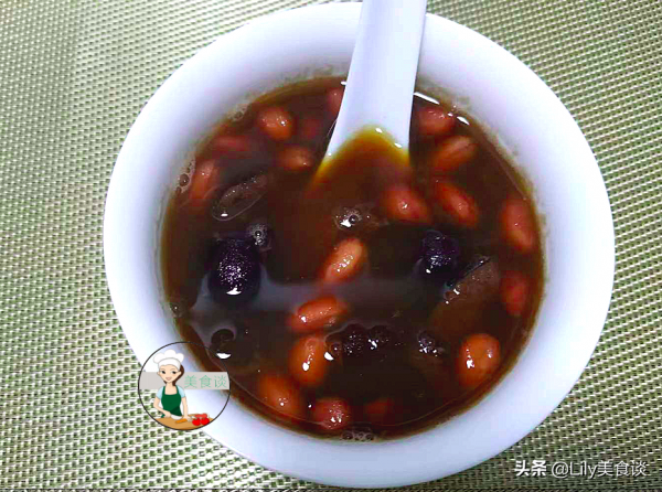 天冷，這道“四紅湯”女人要多吃，驅寒暖身氣色好，冬天吃特養人