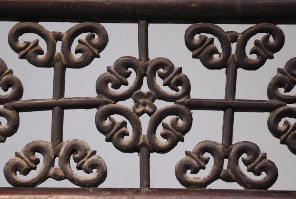 清代衣架楠木 尺寸200-140cm 清代衣架又俗稱“朝服架”