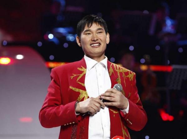 有不少網友表示終於見到大衣哥的真實面貌了 有不少網友表示終於見到大衣哥的真實面貌了