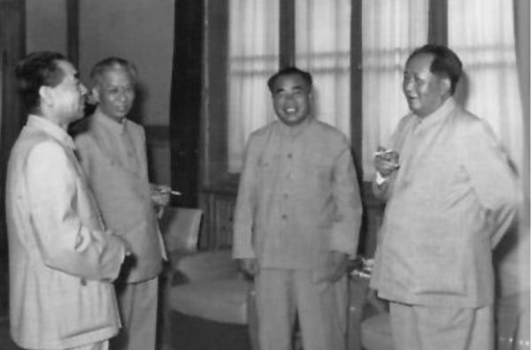 1958年一老紅軍闖中南海被攔，用紙條寫下外號後，毛主席親自接見