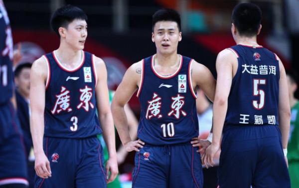 山東今夜“火鍋”吃飽，兩人8蓋帽，胡明軒17分大勝