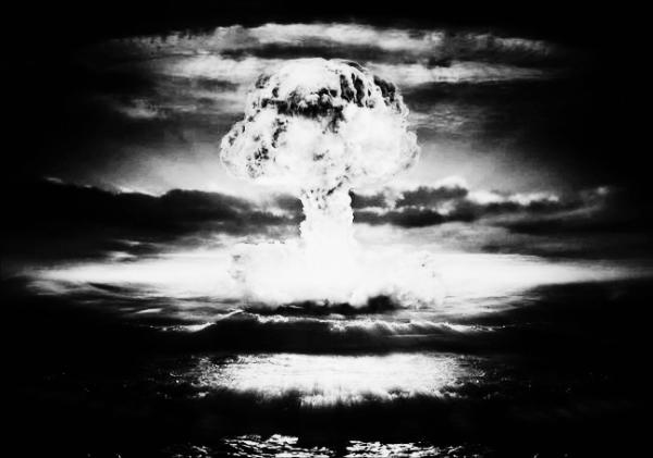 中國首枚原子彈爆炸成功，為什麼毛主席要求，第一個通知日本？