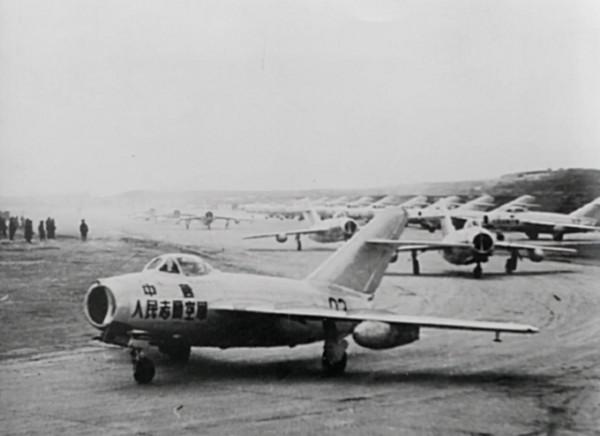 朝鮮戰爭時，杜魯門多次命令麥克阿瑟：不準炸燬鴨綠江大橋