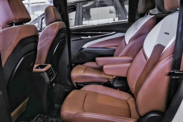 實拍上汽大通MAXUS G50 PLUS：15萬級「全家快樂車」