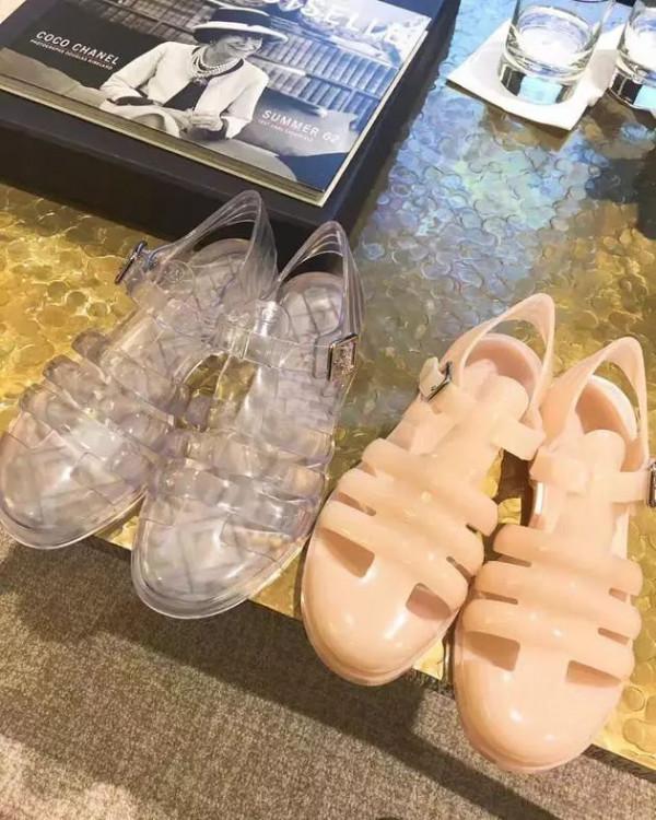 看了外國人改造的“中國風”小屋,中國網友卻沉默了:改得很好,下次不要再改了 看了外國人改造的“中國風”小屋,中國網友卻沉默了:改得很好,下次不要再改了