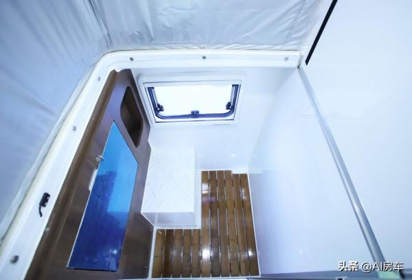 實拍日產越野房車！四驅2&period;5L&plus;7AT動力，配全套吃住功能，可下地庫