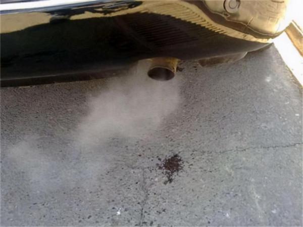 長安CS75 PLUS排氣管滴水是怎麼回事？問題嚴重嗎？
