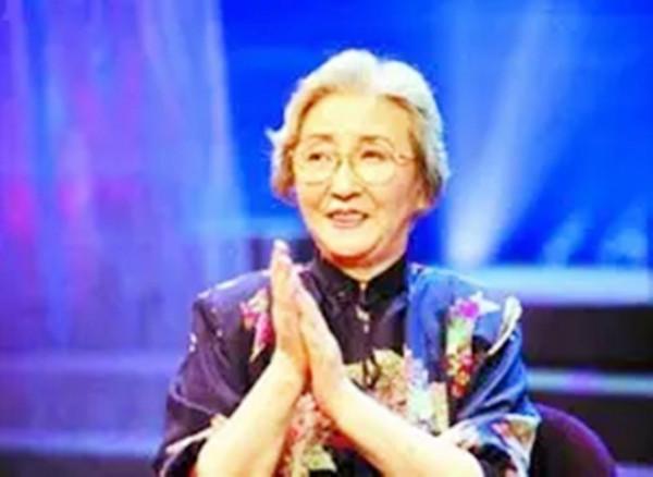 錢學森夫人蔣英葬禮,黨旗蓋身,眾多學生前來送別恩師 錢學森夫人蔣英葬禮,黨旗蓋身,眾多學生前來送別恩師