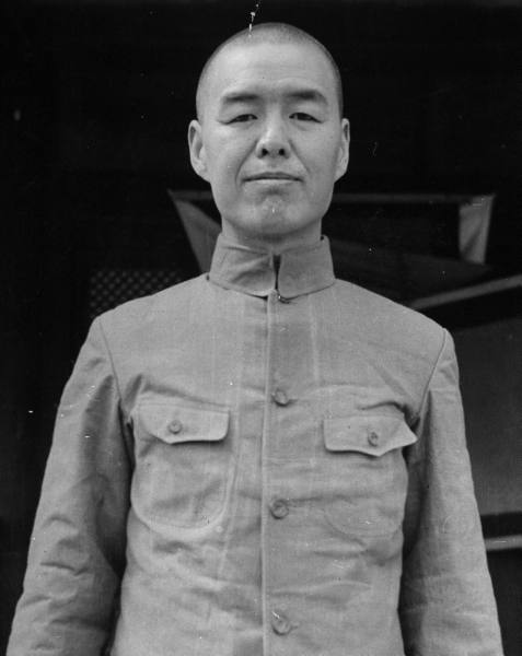 新中國成立後，留在大陸的原國民黨二級上將有哪些人？