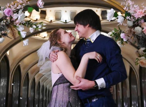 俄羅斯:地鐵裡的婚禮 俄羅斯:地鐵裡的婚禮