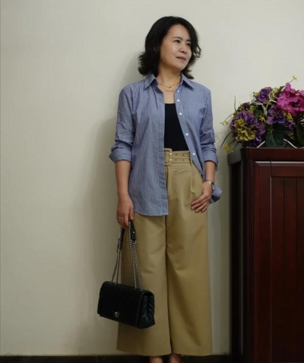 適合奔五女性的穿搭示範,精緻又優雅的秋裝搭配,時尚減齡又高階 適合奔五女性的穿搭示範,精緻又優雅的秋裝搭配,時尚減齡又高階