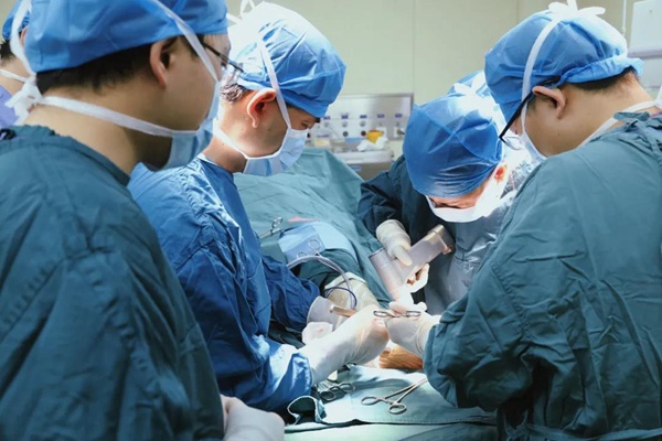 腳內側“鼓包”一走路就疼 骨科醫生:這是病,得治 腳內側“鼓包”一走路就疼 骨科醫生:這是病,得治