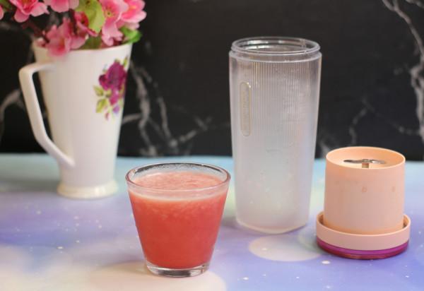 無線便攜、隨時鮮榨、喚醒活力的摩飛隨身榨汁杯 無線便攜、隨時鮮榨、喚醒活力的摩飛隨身榨汁杯