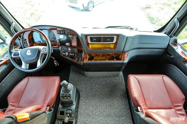 擁有德國MAN核心技術,6.9T+10AMT,藍牌C本,羅曼維爾德重卡房車 擁有德國MAN核心技術,6.9T+10AMT,藍牌C本,羅曼維爾德重卡房車