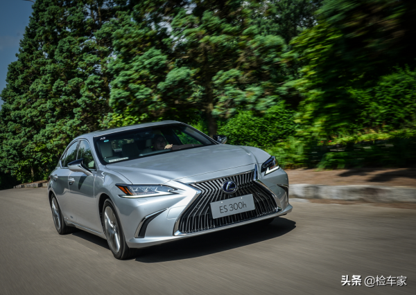 雷克薩斯就是牛！這輛RC-F開了5年才貶值三分之一，值不值80萬？