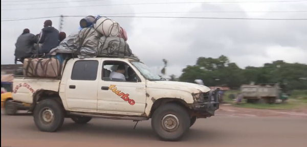 沒見過這麼窮的國家,買雙拖鞋還要分期,一下雨半個國家都癱瘓 沒見過這麼窮的國家,買雙拖鞋還要分期,一下雨半個國家都癱瘓
