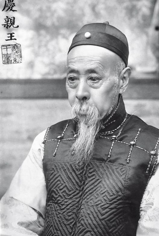 袁世凱逼溥儀退位時皇室態度如何？清朝的最後一天是怎樣的情形？