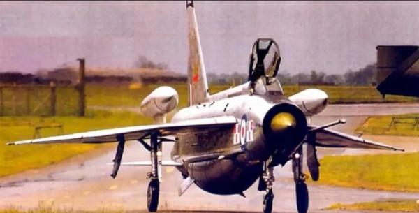 極具特色，讓人過目不忘的武器裝備①