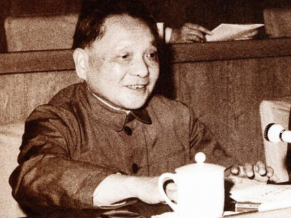 1982年，鄧小平為何堅決裁掉鐵道兵？面對異議他的回覆真高明