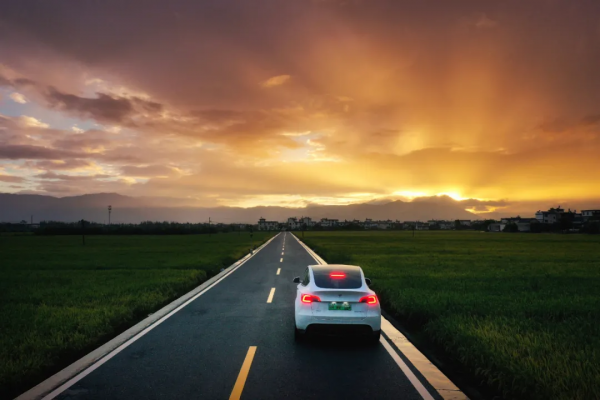 2022年款 Model 3 將標配方向盤和後排座椅加熱功能，舊款需花錢解鎖