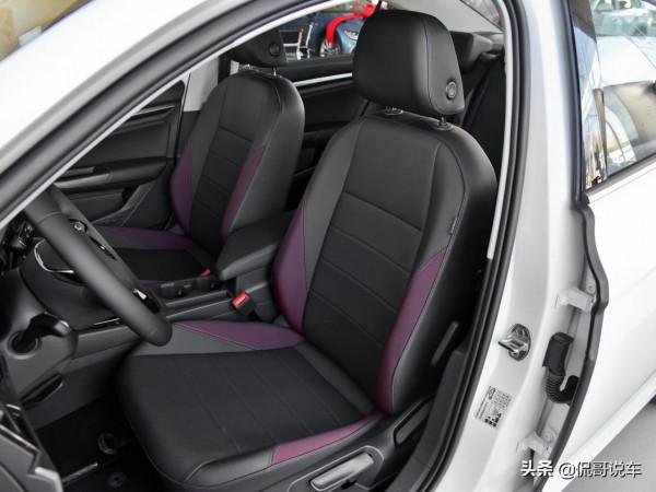 5.3L油耗帶增壓自動擋，好停車空間大的合資熱銷車，實拍寶來