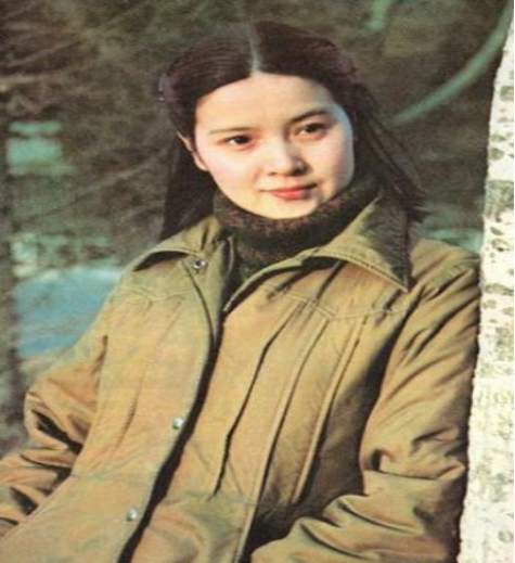 8對明星母女顏值對比，女兒美還是媽媽美？劉亦菲繼承媽媽高顏值