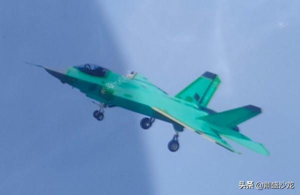 龍騰萬里——海外知名航空專家談中國航空工業的發展和進步(1) 龍騰萬里——海外知名航空專家談中國航空工業的發展和進步(1)