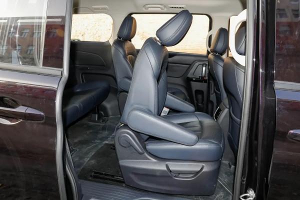 純電動的中型MPV,科尚EV空間雖大,但配置和用料跟不上 純電動的中型MPV,科尚EV空間雖大,但配置和用料跟不上