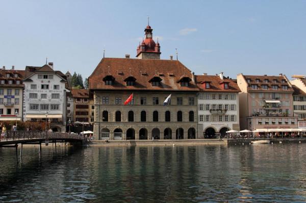 探訪瑞士浪漫之都——盧塞恩 探訪瑞士浪漫之都——盧塞恩