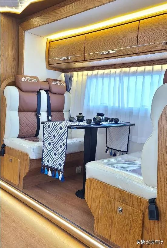後開門+全實木內飾，盡享寬敞舒適，賽沸爾單拓展C型房車