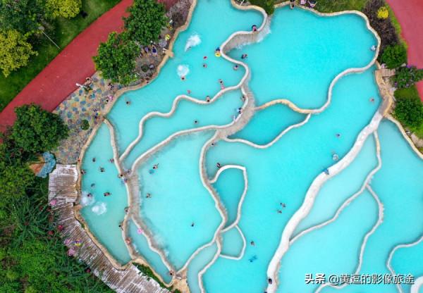 航拍廣西版“棉花堡”溫泉 碧藍如玉宛如層層梯田 航拍廣西版“棉花堡”溫泉 碧藍如玉宛如層層梯田