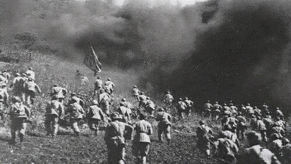 國軍74師慘敗後，魏振鉞丟掉手槍，丟掉佩劍，主動找到解放軍投降