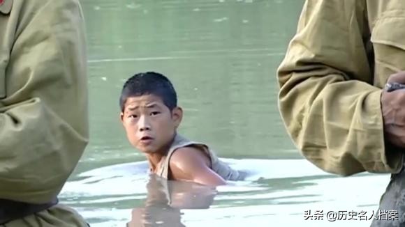 山東一農民咳血十年，竟咳出一枚彈片，身份曝光後驚動警方