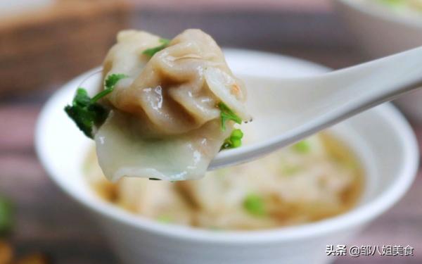 包餛飩，調肉餡很重要，掌握“3個竅門”，鮮嫩可口，香而不膩