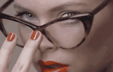 戴眼鏡就不能化妝了嗎?“眼鏡妝”瞭解一下,簡單又好看 戴眼鏡就不能化妝了嗎?“眼鏡妝”瞭解一下,簡單又好看