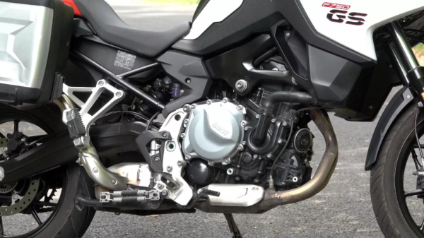 寶馬F750GS摩托，加裝哈曼卡頓/JBL藍芽音響之簡易DIY教程