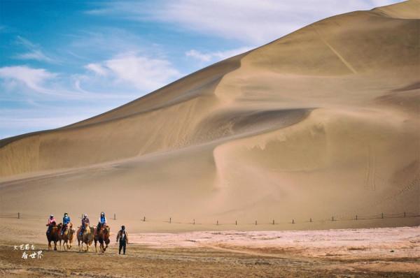月牙泉是天的鏡子、沙漠的眼,你去過了嗎?它真的要乾枯了嗎? 月牙泉是天的鏡子、沙漠的眼,你去過了嗎?它真的要乾枯了嗎?