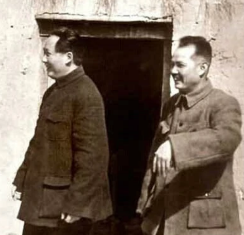 葉劍英過80大壽,鄧小平要求多插一根蠟燭,葉帥:還是你想得深遠 葉劍英過80大壽,鄧小平要求多插一根蠟燭,葉帥:還是你想得深遠