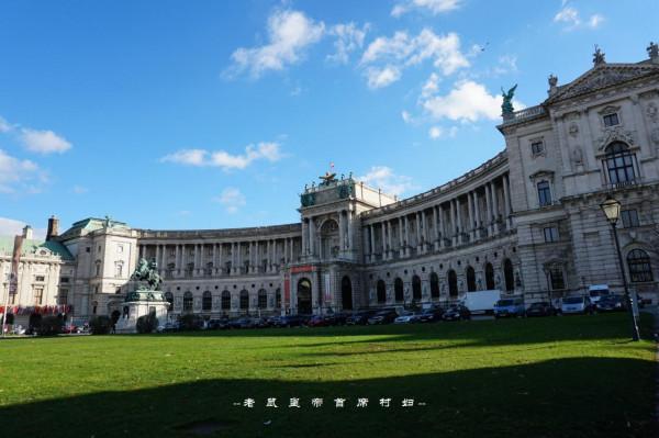 茜茜公主：被皇后事業耽誤的美妝時尚博主，身高173腰圍僅50