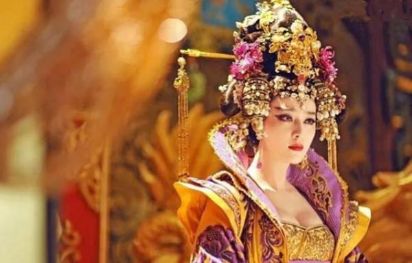 難以理解!盤點建國後搞出“稱帝”笑料的幾大奇葩 難以理解!盤點建國後搞出“稱帝”笑料的幾大奇葩