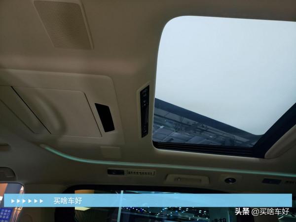 開豐田威爾法出門旅行,不想住酒店的時候可以在車裡將就住一宿 開豐田威爾法出門旅行,不想住酒店的時候可以在車裡將就住一宿