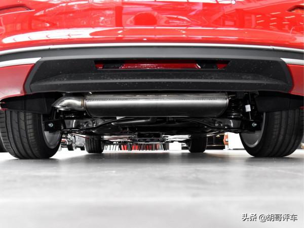 尺寸加長價格便宜，大空間豪華入門級三廂車，帶你看奧迪A3