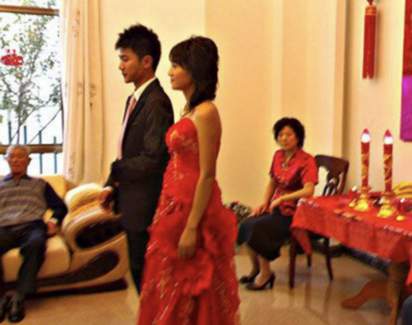 朱丹嫁給週一圍：婚後有愛也有淚，4年生2娃，在卑微中幸福