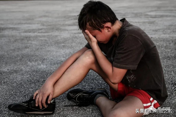 悲劇！希臘一名12歲男孩第二次成為孤兒...